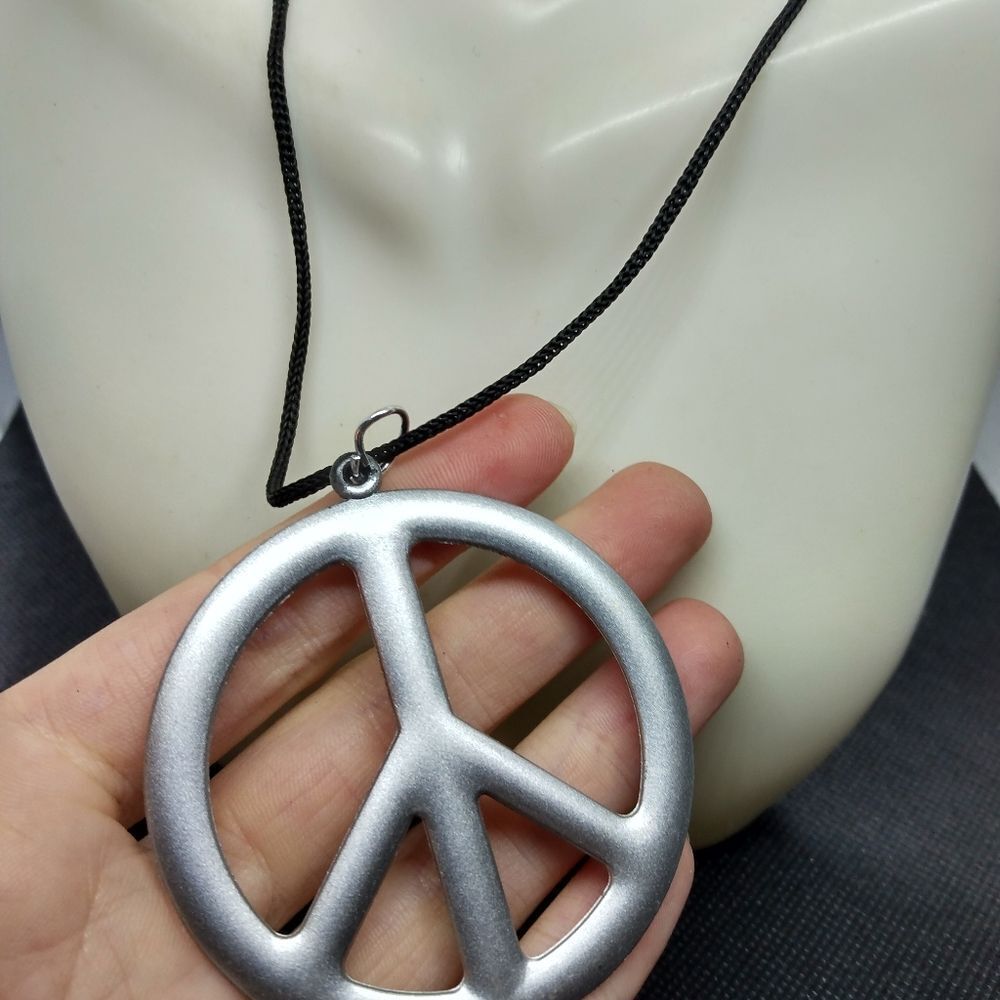 Peace costume necklace - Picture 2 of 2